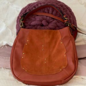 Moda Luxe Crossbody Hobo Bag - PARTY PRICE DROP